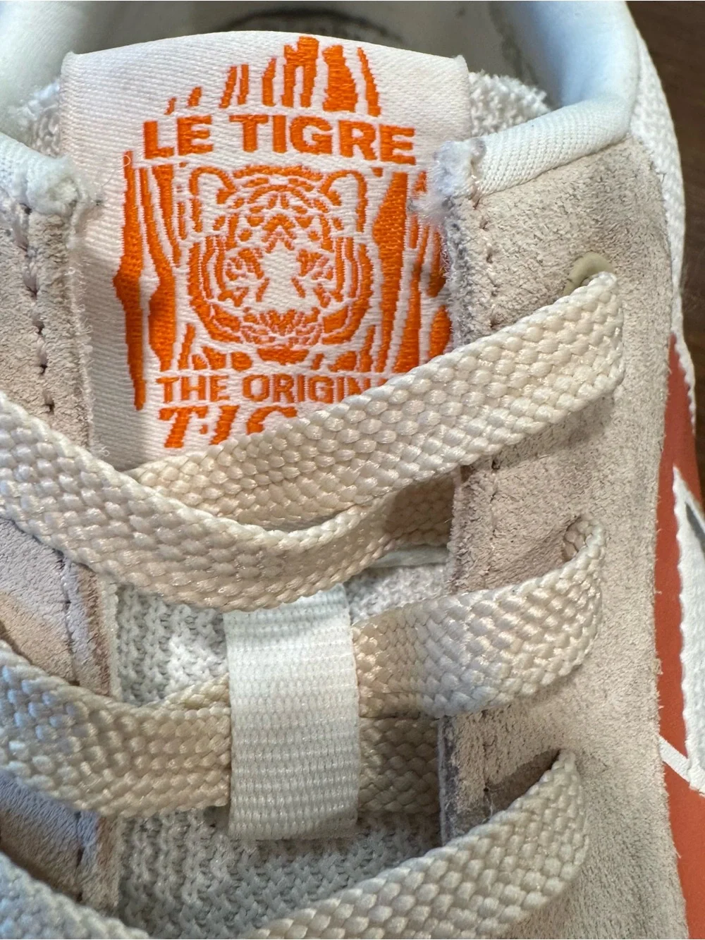 Le Tigre Racer 77 Retro Style Sneakers in Beige and Coral TM-Baxter 11.5 Mens